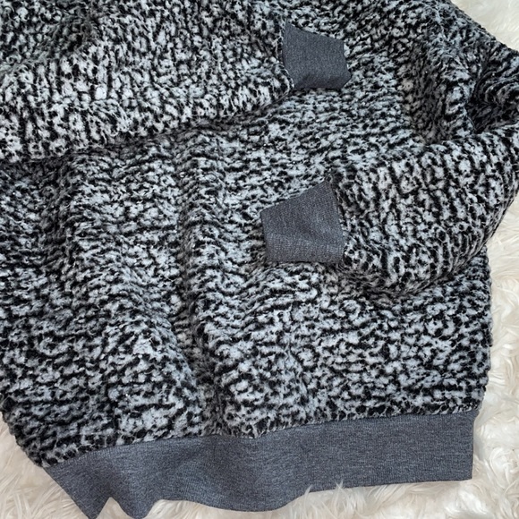 Express Fuzzy Sweater - Picture 5 of 5